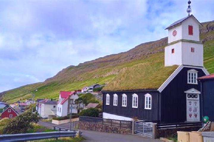 Naomi, 25 — Escort in Hov, Faroe Islands