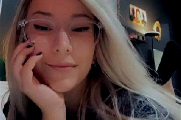 Naomi, 26, a blonde grey-eyed asian companion based in Port-Brillet. Offering A-Level, Dinner Date, Prostate Massage, Overnight, Erotic Massage. Available fo...