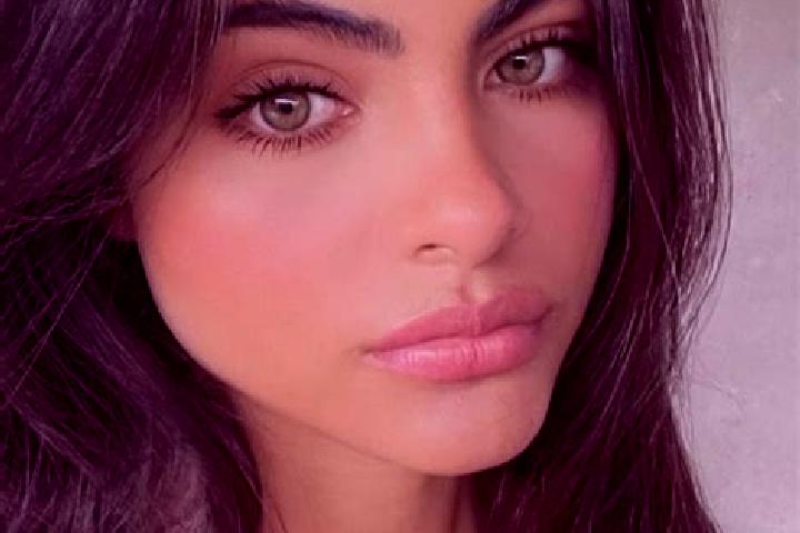 Naomi, 26, a brunette green-eyed middle eastern companion based in Kamenolomni. Offering Fetish, GFE, Striptease. Available for incall and outcall, day and e...