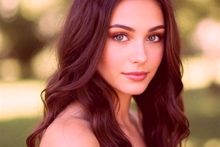 Naomi, 26, a brunette hazel-eyed latina companion based in Prantaan. Offering Couples, 69, Domination, Deep French Kissing. Available for incall and outcall,...