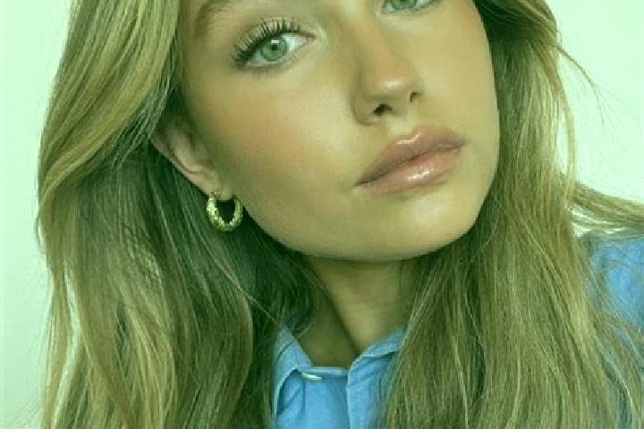 Naomi, 26, a dark blonde green-eyed mixed companion based in Poljica. Offering Tantra, Fetish, A-Level, Prostate Massage. Available for incall and outcall, o...