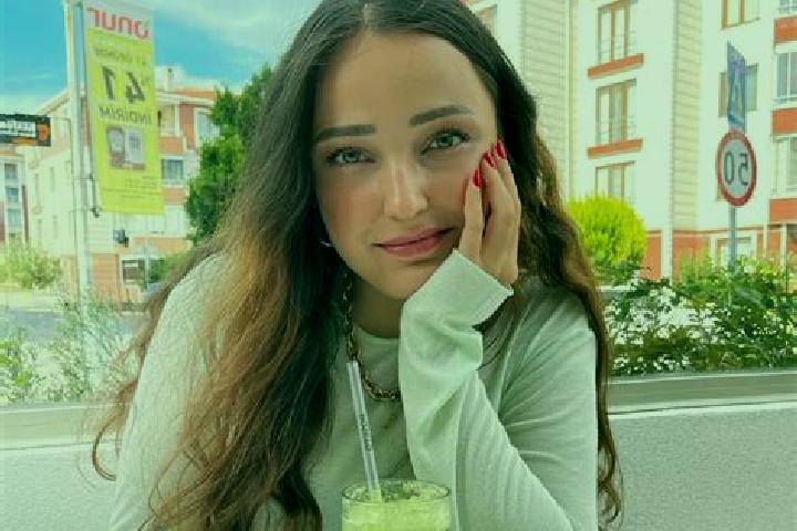 Naomi, 26 — Escort in Dikmen, Turkey