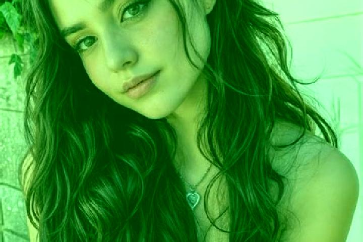 Naomi, 27, a auburn hazel-eyed caucasian companion based in Anctoville. Offering Deep French Kissing, Travel Companion, CIM, A-Level. Available for incall an...
