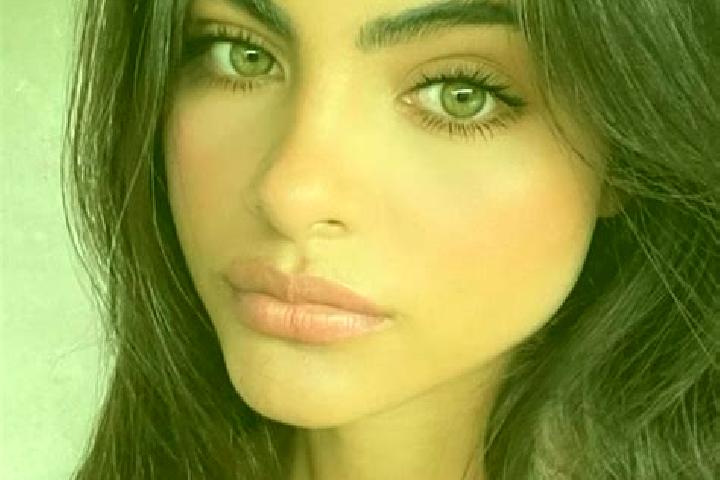 Naomi, 27, a black hazel-eyed caucasian companion based in Radojevo. Offering BDSM, GFE, Tantra. Available for incall and outcall, day and evening dates.