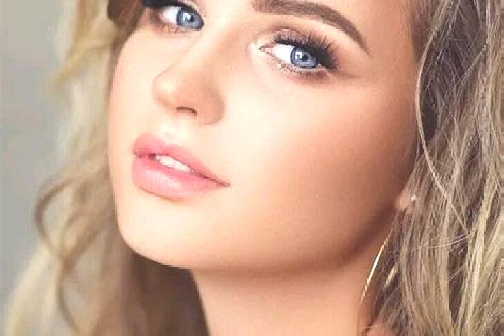Naomi, 27, a dark blonde blue-eyed slavic companion based in Lab-Sar. Offering CIM, Striptease, Couples. Available for incall and outcall, day and evening da...