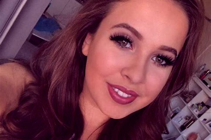 Naomi, 27, a red grey-eyed mixed companion based in Little Hallingbury. Offering Couples, Massage, Domination, Dinner Date, BDSM. Available for incall and ou...