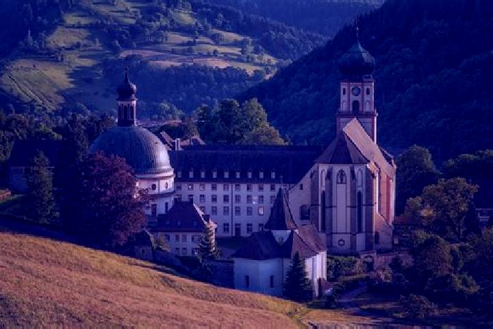 Naomi, 27 — Escort in Bronschhofen, Switzerland