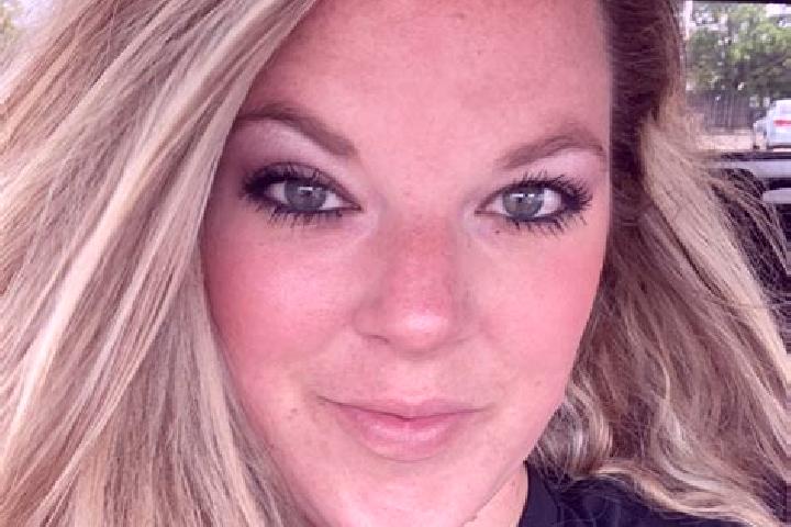 Naomi, 27 — Escort in East Bronson, United States