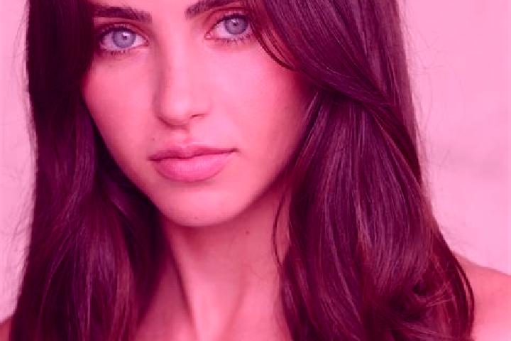 Naomi, 28, a chestnut brown-eyed caribbean companion based in Centre. Offering A-Level, Massage, Party Girl. Available for incall and outcall, day and evenin...