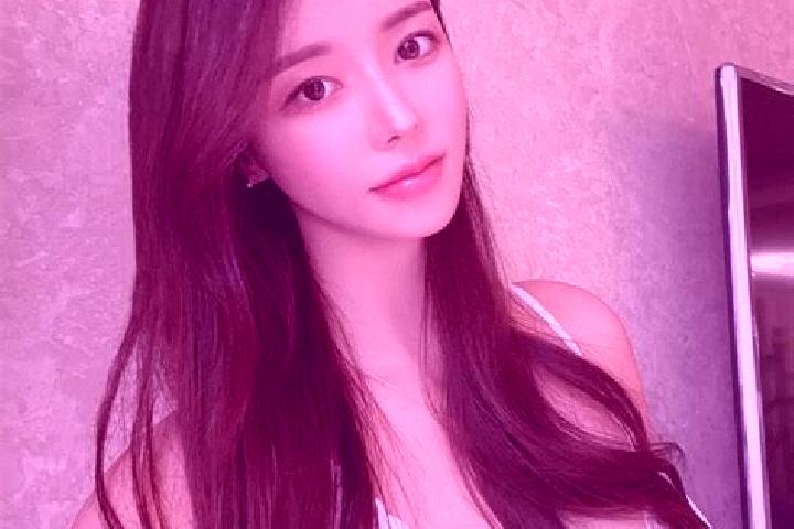 Naomi, 28 — Escort in Shanwo, China