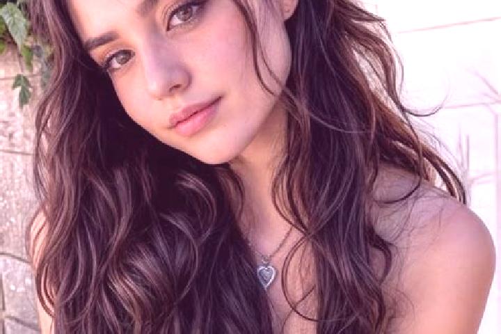 Naomi, 29, a auburn hazel-eyed middle eastern companion based in Florin. Offering Girlfriend Experience, Fetish, BDSM, OWO, Travel Companion. Available for i...