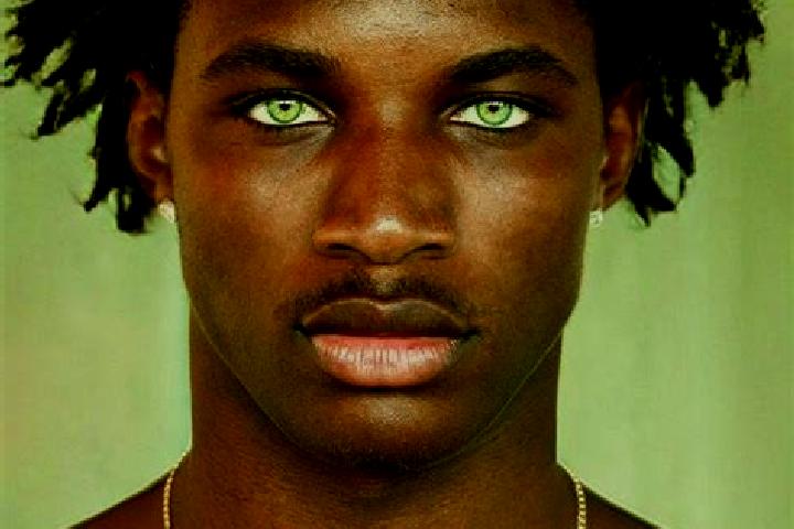 Naomi, 30, a auburn green-eyed ebony companion based in Beatenberg. Offering BDSM, GFE, Dinner Date, A-Level. Available for incall and outcall, overnight boo...