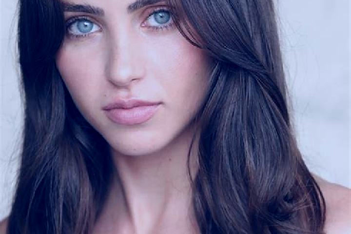 Naomi, 30, a brunette dark-eyed caribbean companion based in Alayao. Offering Prostate Massage, 69, OWO. Available for incall and outcall, day and evening da...