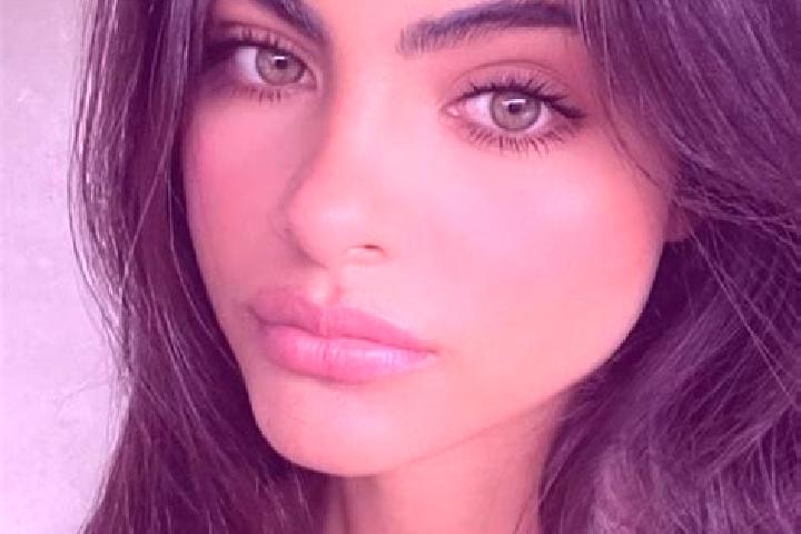 Naomi, 30, a brunette green-eyed middle eastern companion based in Grantville. Offering Striptease, Massage, Prostate Massage. Available for incall and outca...