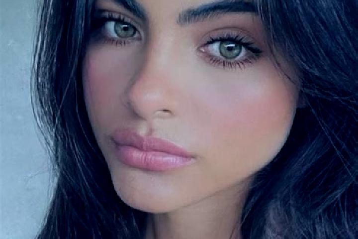 Naomi, 30, a chestnut green-eyed indian companion based in Baos. Offering CIM, Tantra, Party Girl. Available for incall and outcall, day and evening dates.