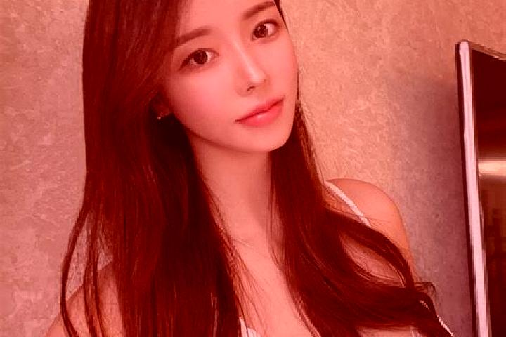 Naomi, 30 — Escort in Jiaoxie, China