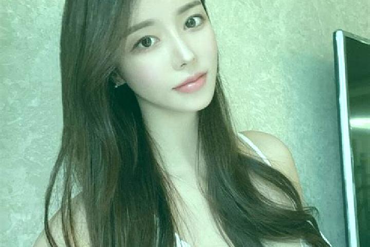 Naomi, 30 — Escort in Shewopo, China