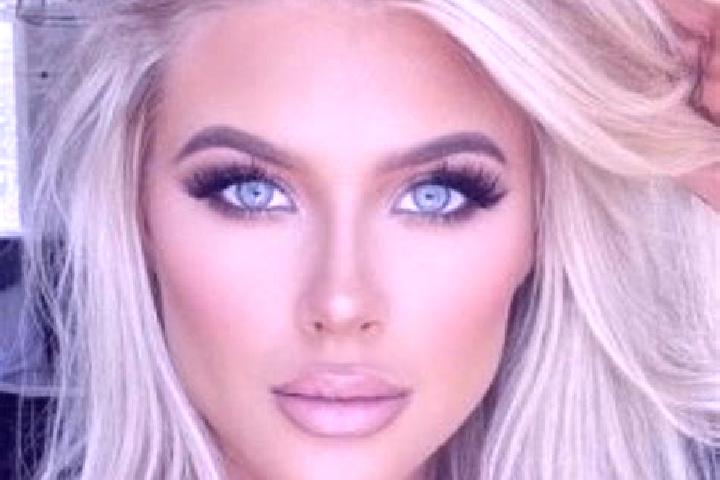 Naomi, 31, a platinum blonde brown-eyed mixed companion based in Felleries. Offering A-Level, CIM, Travel Companion. Available for incall and outcall, day an...