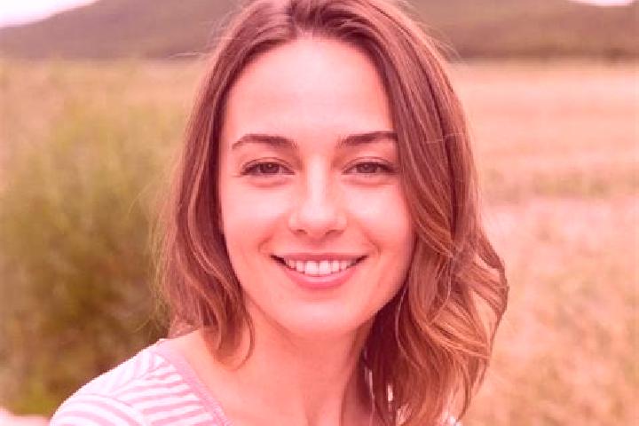 Naomi, 31, a red dark-eyed caribbean companion based in Tamsweg. Offering A-Level, 69. Available for incall and outcall, overnight bookings available.