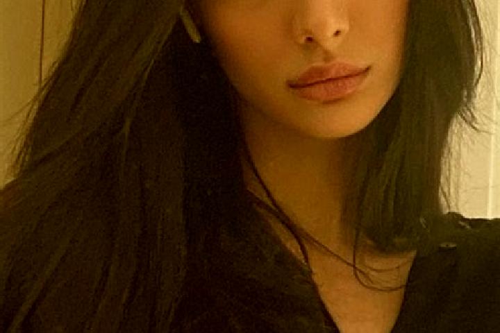 Naomi, 31, a red dark-eyed middle eastern companion based in Mirebeau. Offering Massage, Travel Companion, Deep French Kissing, Girlfriend Experience. Availa...