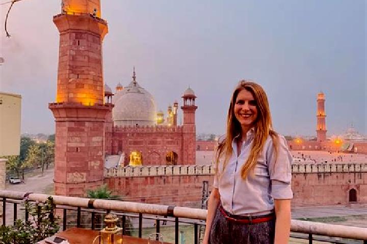 Naomi, 31 — Escort in Jiwani, Pakistan