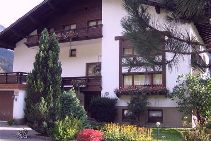 Naomi, 31 — Escort in Schnepfau, Austria