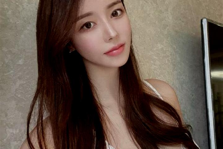 Naomi, 31 — Escort in Sinirteke, Turkey