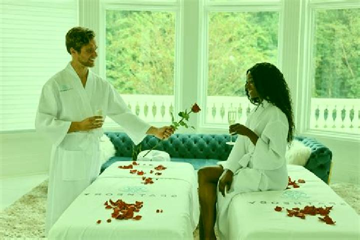 Naomi, 32, a black blue-eyed ebony companion based in Waldeck. Offering Dinner Date, Couples, Girlfriend Experience, Massage. Available for incall and outcal...