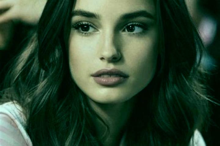 Naomi, 32, a brunette brown-eyed middle eastern companion based in Yates Center. Offering Massage, Domination, Tantra. Available for incall and outcall, day ...