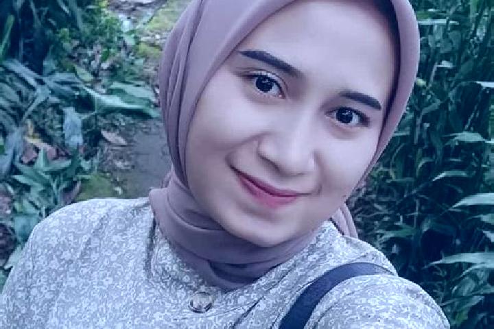 Naomi, 32 — Escort in Citapen, Indonesia