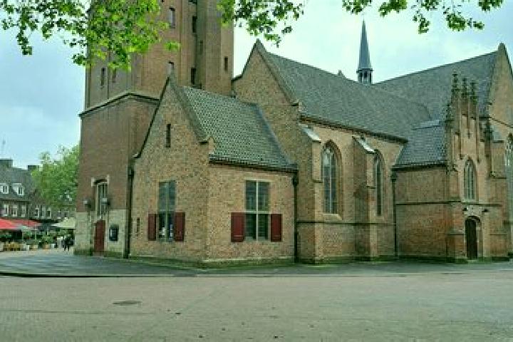 Naomi, 33 — Escort in Groot-Gelmen, Belgium
