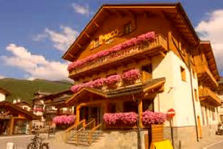Naomi, 33 — Escort in Livigno, Italy