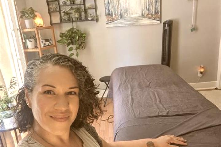Naomi, 34, a auburn amber-eyed latina companion based in Miranda. Offering Domination, Dinner Date, Tantra. Available for incall and outcall, overnight booki...