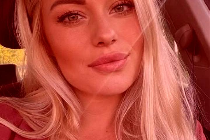 Naomi, 34, a blonde hazel-eyed slavic companion based in Yaguaron. Offering Erotic Massage, A-Level, Roleplay, Domination. Available for incall and outcall, ...