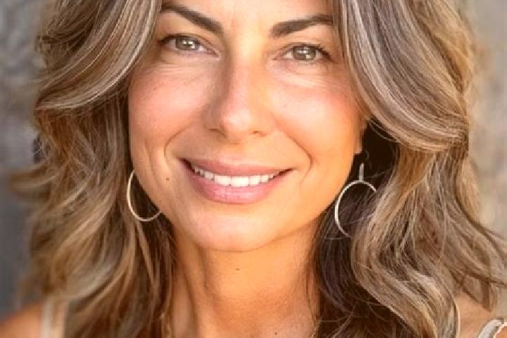Naomi, 34, a brunette grey-eyed caribbean companion based in Mkokotoni. Offering CIM, 69, Massage. Available for incall and outcall, day and evening dates.