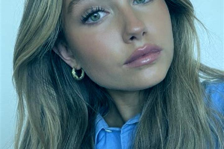 Naomi, 34, a dark blonde green-eyed mediterranean companion based in Perrelos. Offering Deep French Kissing, Couples, Travel Companion. Available for incall ...