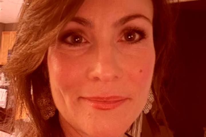 Naomi, 34 — Escort in Canyon Meadows, Canada