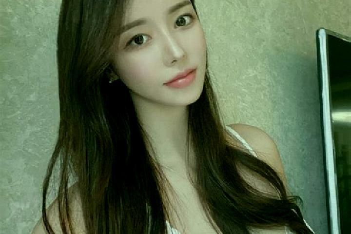 Naomi, 34 — Escort in Liaohua, China