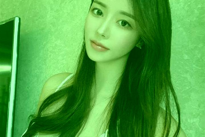 Naomi, 34 — Escort in Machangying, China