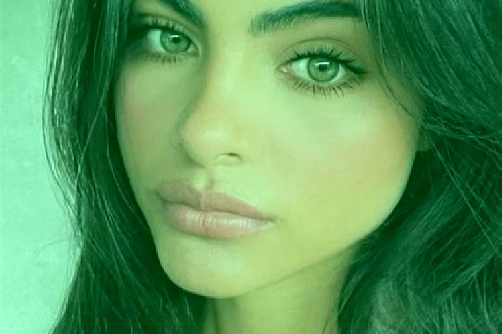 Naomi, 35, a chestnut green-eyed indian companion based in Zacisze. Offering Erotic Massage, Striptease, Tantra, Duos, OWO. Available for incall and outcall,...