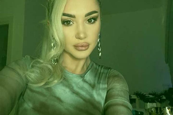 Naomi, 35, a red amber-eyed latina companion based in Pierrefitte-sur-Sauldre. Offering BDSM, Travel Companion, Dinner Date, GFE. Available for incall and ou...
