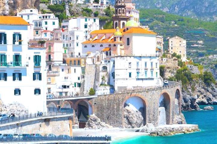 Naomi, 35 — Escort in Saltrio, Italy