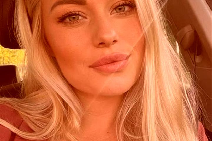 Naomi, 36, a blonde hazel-eyed caucasian companion based in Broussard. Offering Massage, Erotic Massage, Deep French Kissing, Dinner Date, Striptease. Availa...