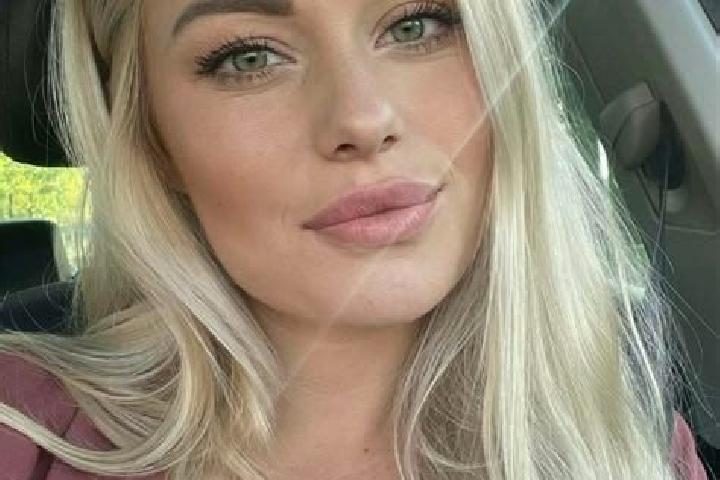 Naomi, 36, a blonde hazel-eyed caucasian companion based in Lake Wissota. Offering Tantra, Deep French Kissing, Duos, Roleplay, Fetish. Available for incall ...