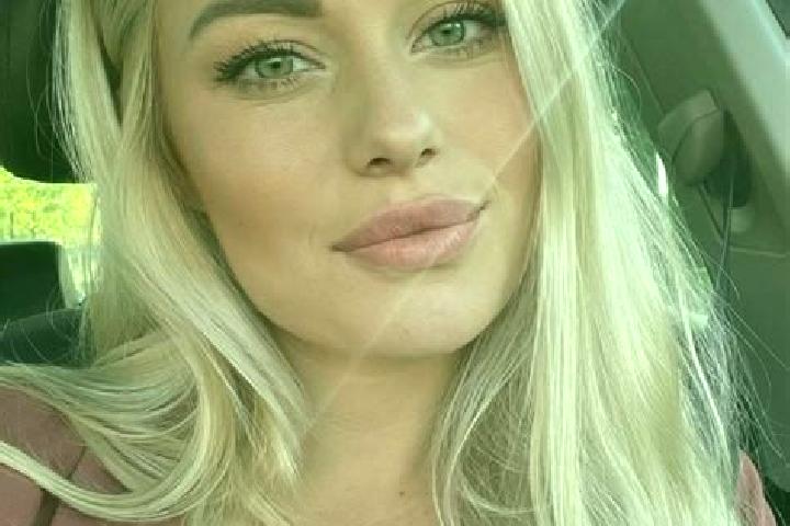Naomi, 36, a blonde hazel-eyed european companion based in Aylestone. Offering Erotic Massage, Party Girl. Available for incall and outcall, day and evening ...