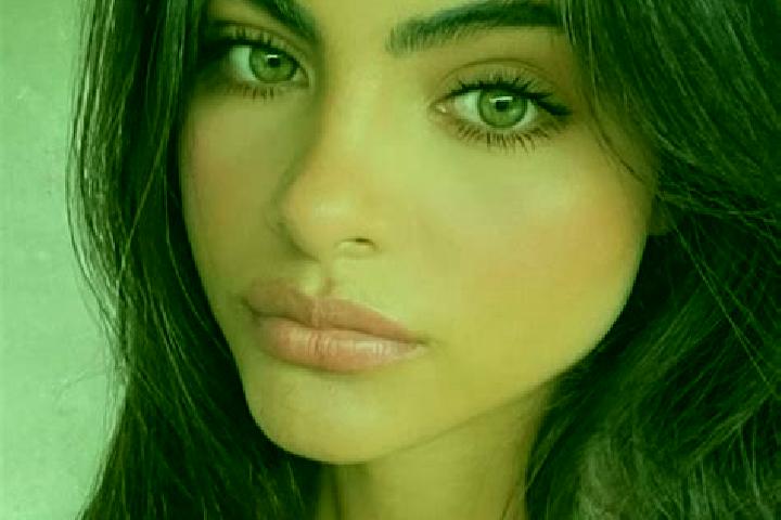Naomi, 36, a brunette brown-eyed european companion based in Villaviciosa. Offering Massage, Party Girl. Available for incall and outcall, day and evening da...