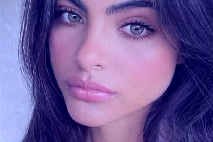 Naomi, 36, a brunette green-eyed caucasian companion based in Buruncayir. Offering BDSM, 69, Massage. Available for incall and outcall, overnight bookings av...