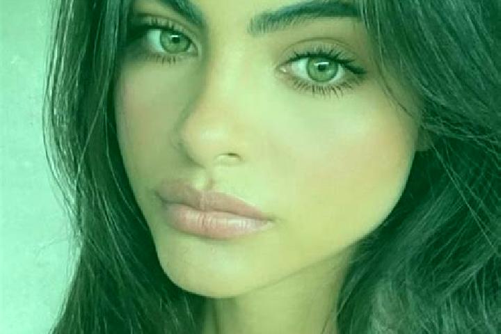 Naomi, 36, a brunette green-eyed middle eastern companion based in Papara. Offering Fetish, Party Girl, Domination, Prostate Massage, BDSM. Available for inc...