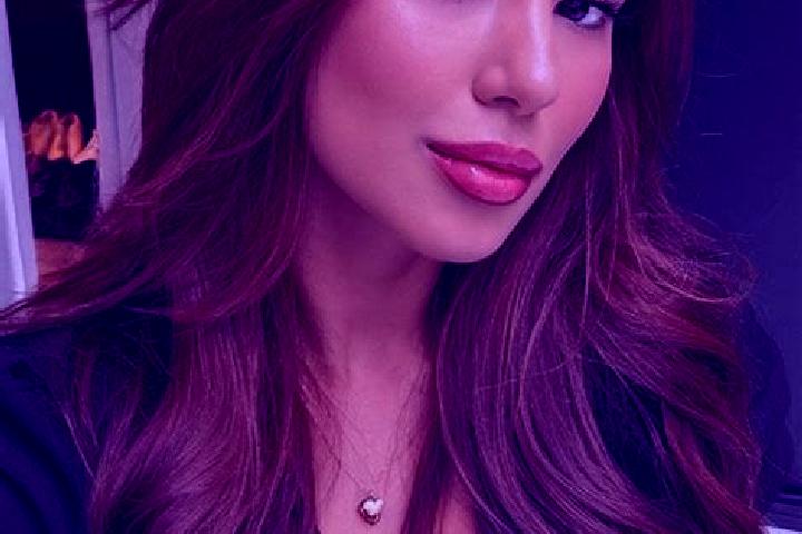 Naomi, 36, a chestnut brown-eyed latina companion based in Tongxu. Offering Roleplay, Fetish, GFE. Available for incall and outcall, day and evening dates.