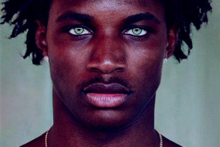 Naomi, 37, a black green-eyed mediterranean companion based in Pitulicea. Offering Tantra, A-Level, Fetish. Available for incall and outcall, day and evening...